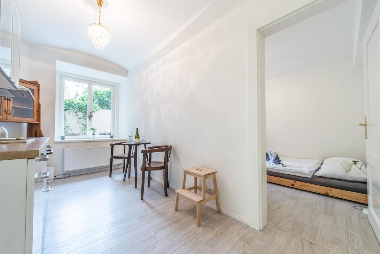 Quiet Apartment In The City Center With Own Terrace Прага Екстериор снимка