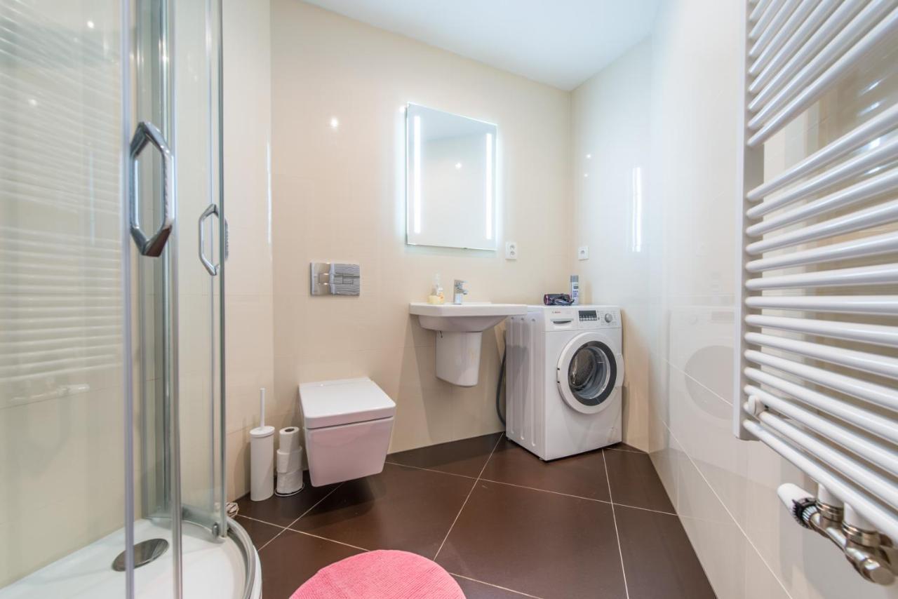 Quiet Apartment In The City Center With Own Terrace Прага Екстериор снимка