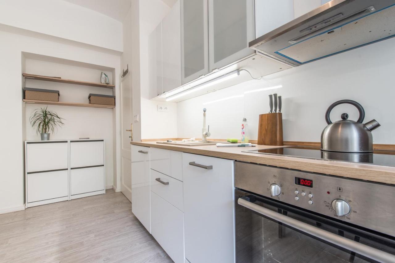 Quiet Apartment In The City Center With Own Terrace Прага Екстериор снимка