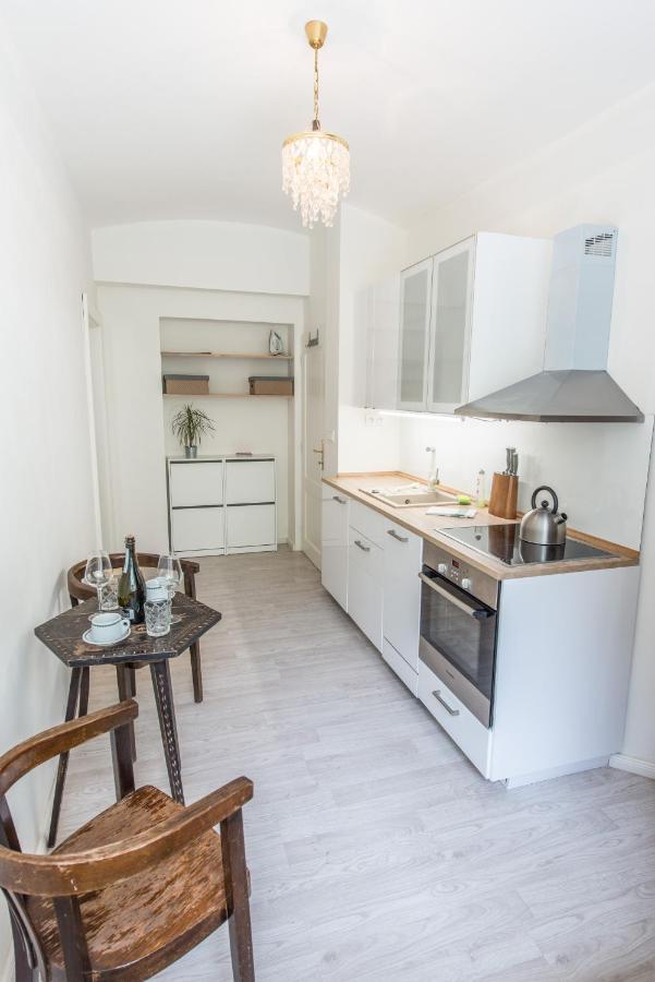 Quiet Apartment In The City Center With Own Terrace Прага Екстериор снимка